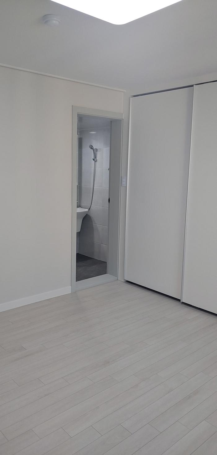 833513927_5ZFcLwEj_132cf711c5bcf59c4ce8fbf26a8ae88e6af0514a.jpg 이미지크게보기